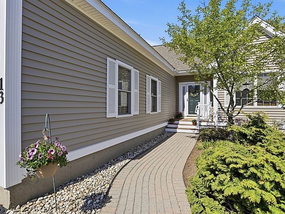 3rd image of 13 Stone Ridge Rd Unit 13