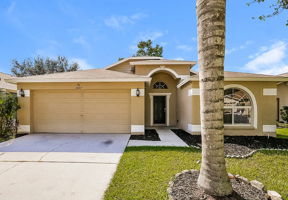 3807 Lockridge Dr