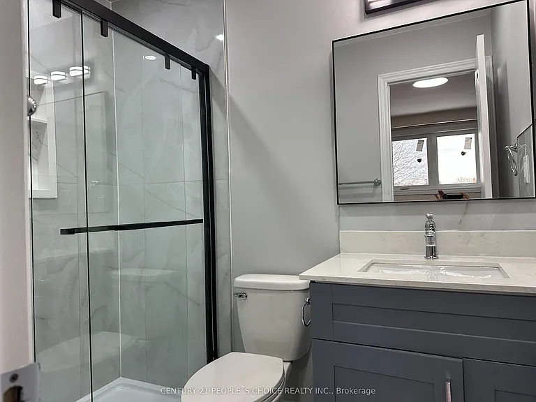7490 Middleshire Dr — Photo 30