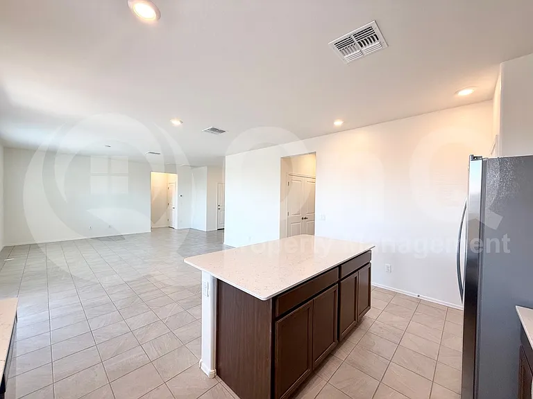 1477 E Chandler Ct — Photo 5