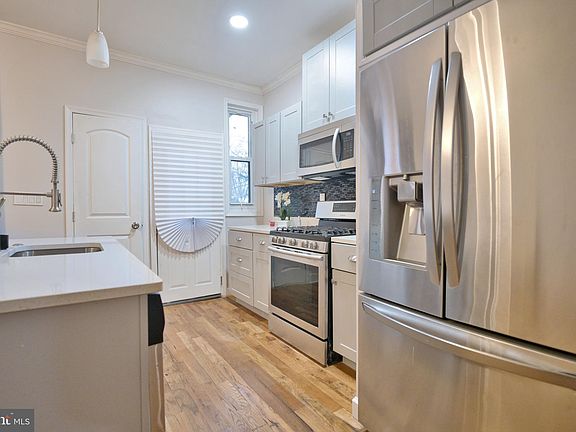 5th image of 4107 Norfolk Ave