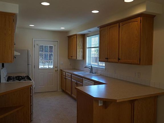 4th image of 15541 104th Pl SE