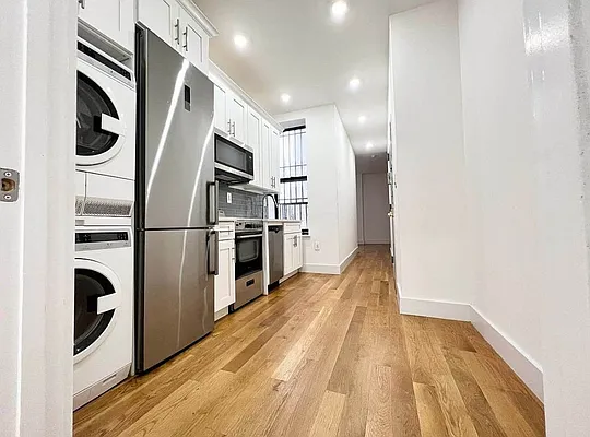 Rented by EastMount Realty LLC | media 2