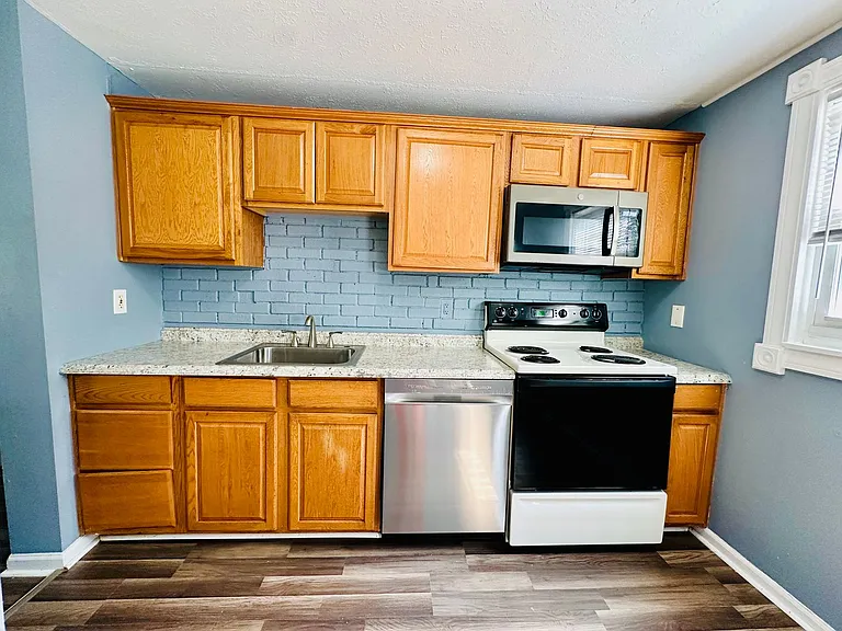 8507 Bost Ln — Photo 10