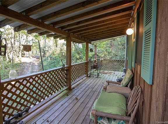 3rd image of 523 Springlake Rd