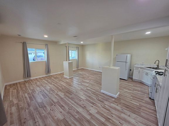 5th image of 524 W Greenwood Ave #3