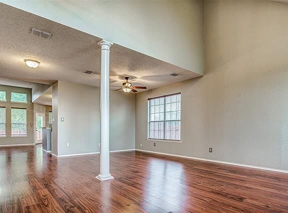 4th image of 111 N Alder Dr