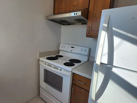 5th image of 440 E 10th St #3