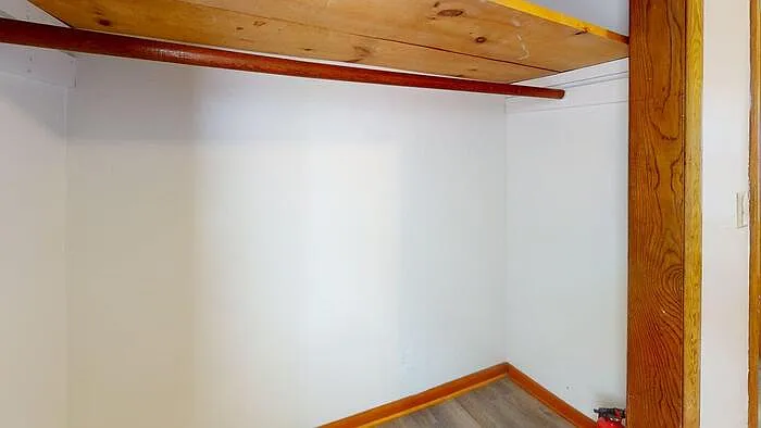 710 E Avenue F — Photo 10