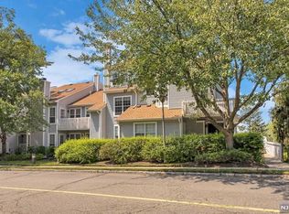 30 Mallard Ct #113, Englewood, NJ 07631