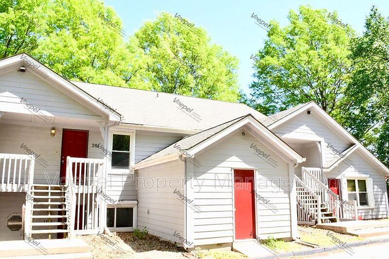 1st image of 900 S 55th St APT 103
