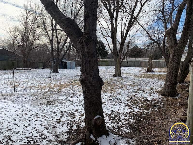2nd image of 305 Dorset Dr
