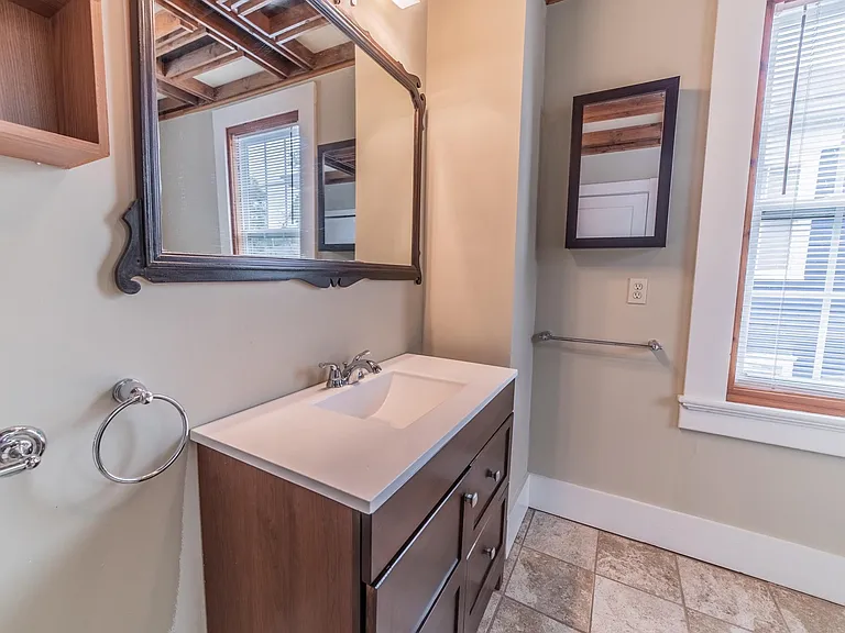 1220 E Duffy St — Photo 19