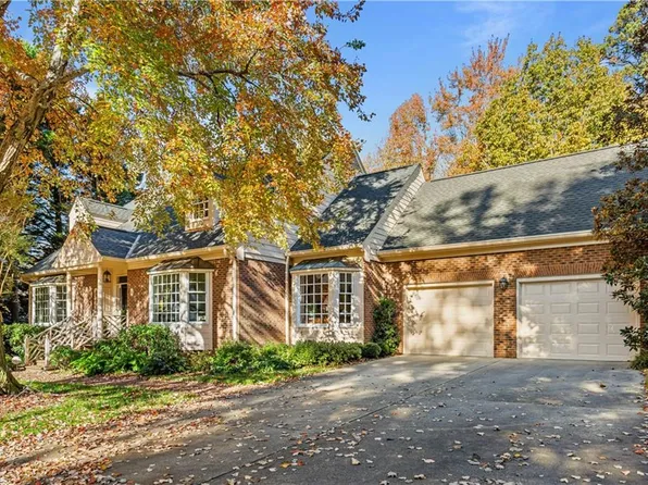 10 New Bern Sq, Greensboro, NC 27408