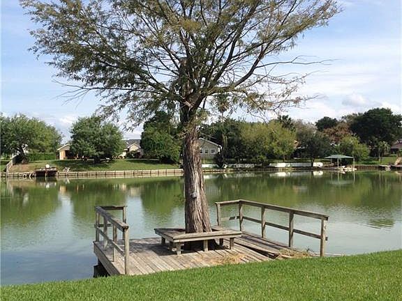 4th image of 1261 Lion Lake Dr S