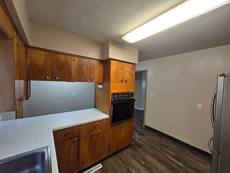 322 Webster St — Photo 24