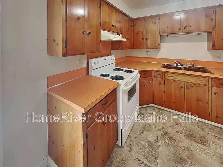 1110 Garfield St #4 — Photo 5