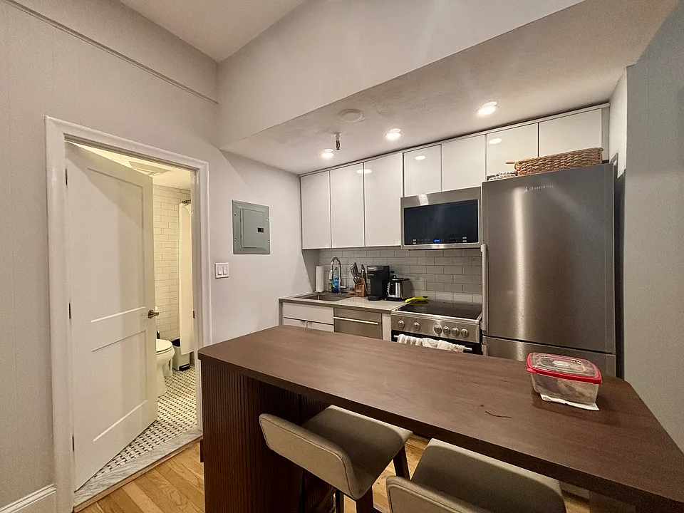 829 Boylston St #101
