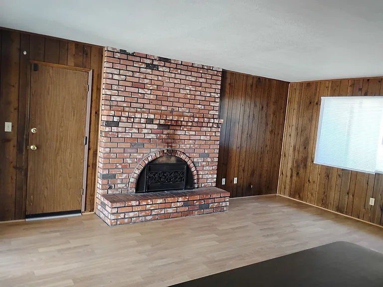 635 Stanford Ct — Photo 5