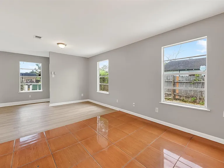 2446 Mayview Dr — Photo 14