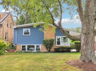 333 Elm St, Glen Ellyn, IL 60137