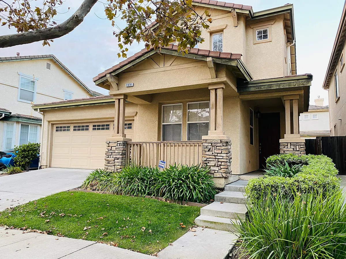 Building Photo - 1651 Pala Ranch Cir