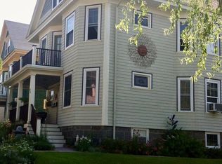 30 Pinehurst St FLOOR 2, Roslindale, MA 02131