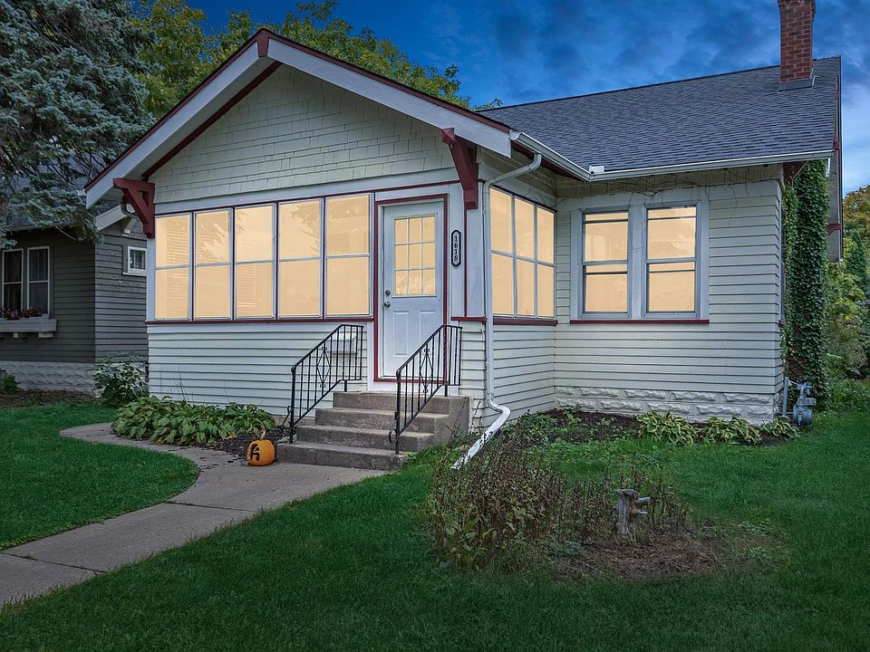 1st image of 1618 Saint Clair Ave