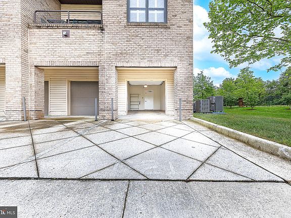 5th image of 8435 Peace Lily Ct APT 211