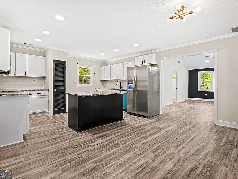 2607 Sparta Dr — Photo 6