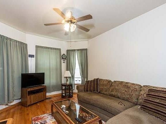 2nd image of 3024 N Sawyer Ave #1