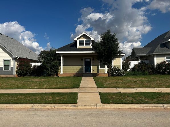 1225 Cabernet Dr