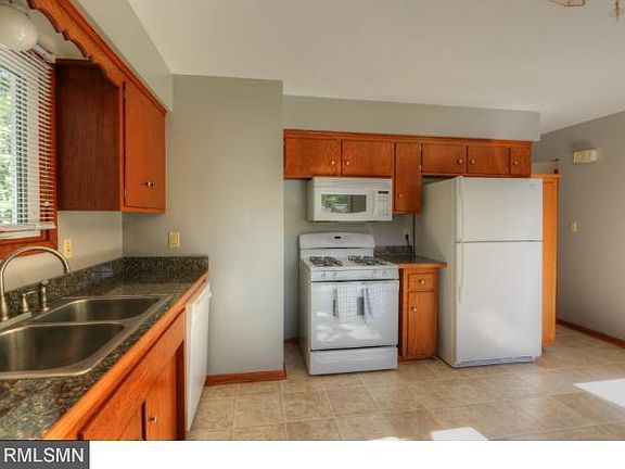 5th image of 880 Clayland St
