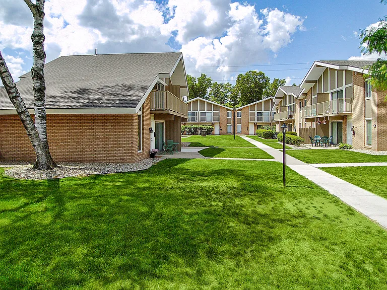 The Peak Apartments and Townhomes — Photo 18