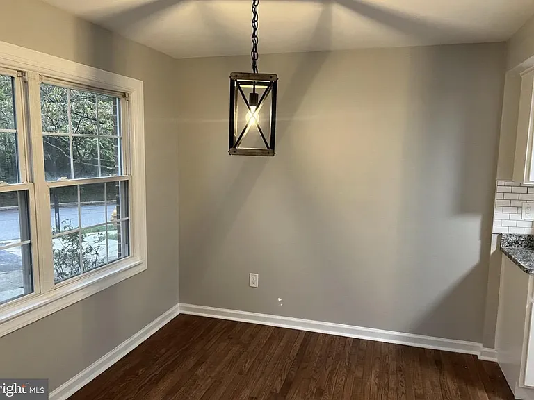 5748 Yellowrose Ct — Photo 2