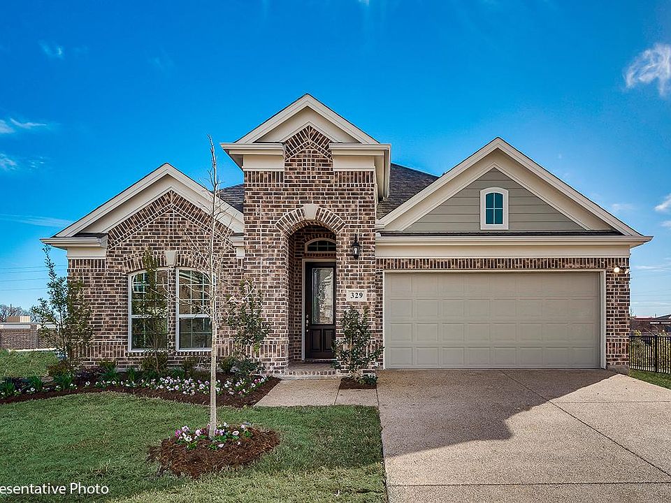 1st image of 366 Gleneagles Dr