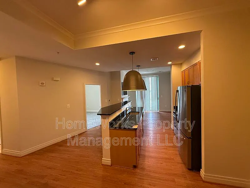 2 bed, 2.0 bath, 100 sqft, $2,319 — Photo 4