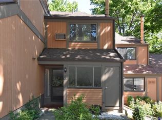 72 Round Hill Rd, Dobbs Ferry, NY 10522