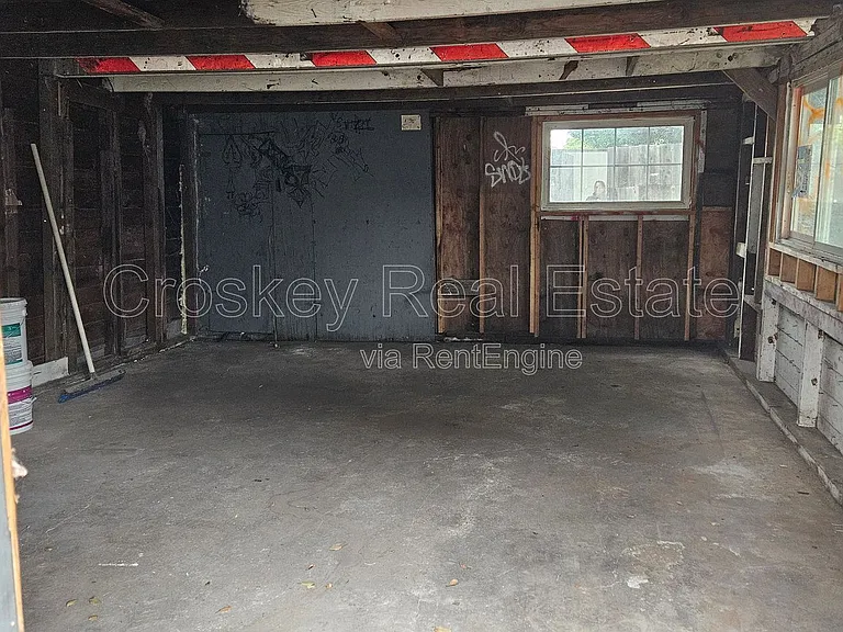 1346 Redwood St — Photo 15