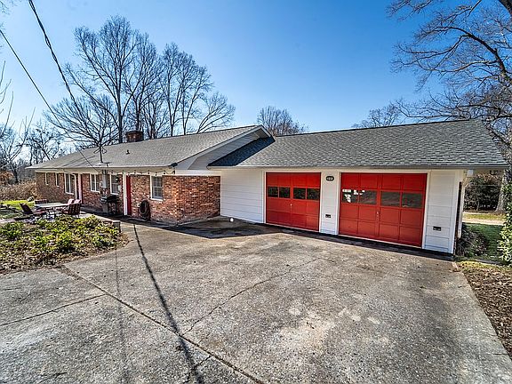 5th image of 190 Dogwood Ln