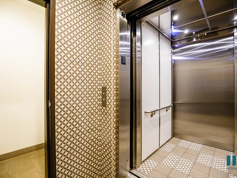 Lobby Elevator