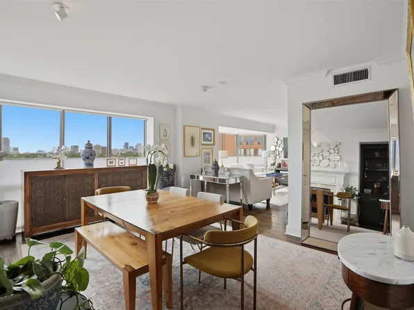 4242 Lomo Alto Dr APT N84, Highland Park, TX 75219