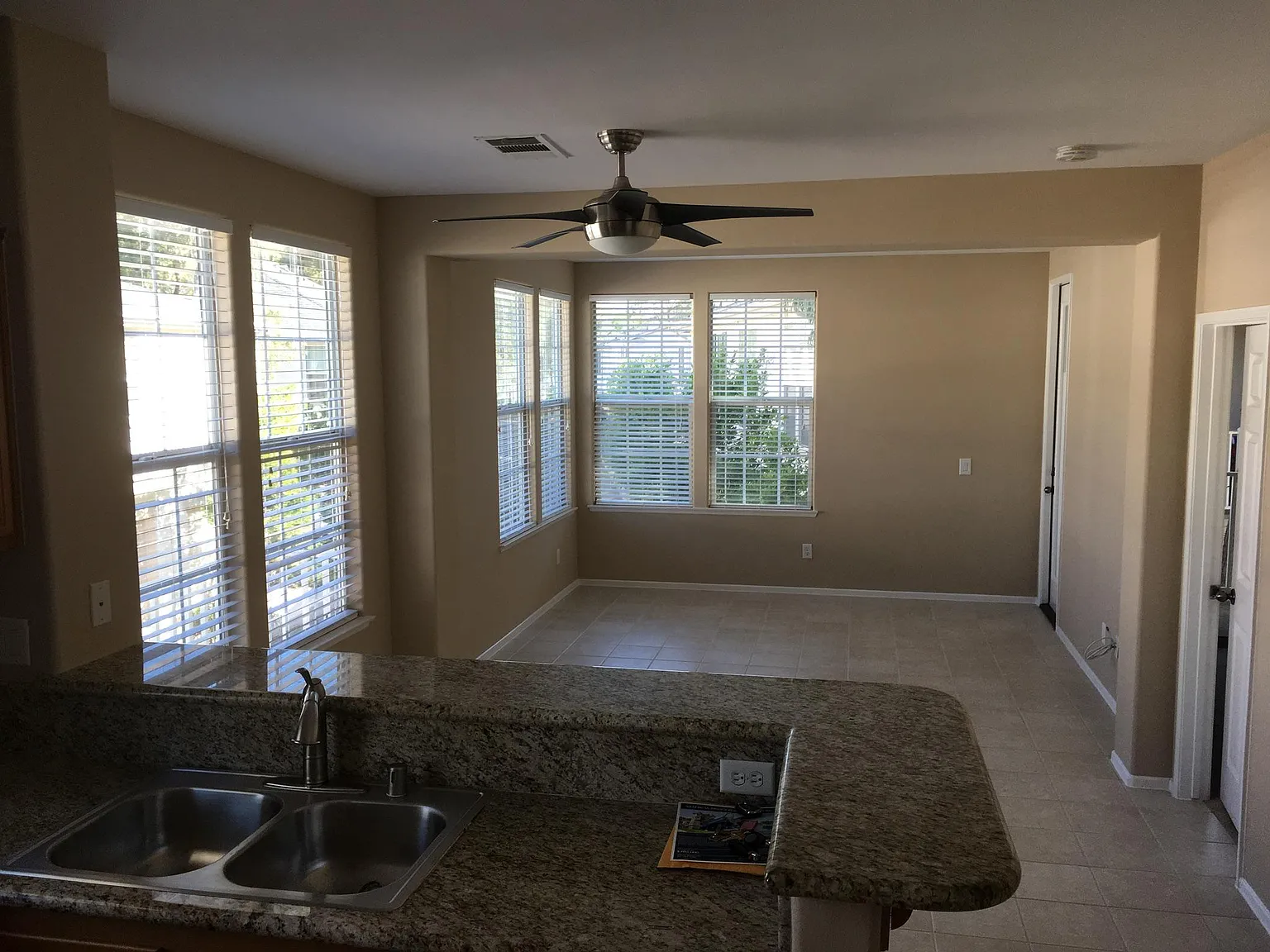 24132 Victoria Ln — Photo 4