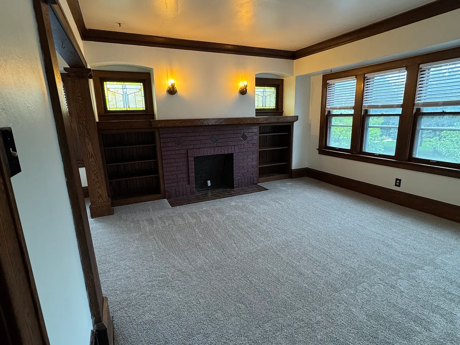 2 bed, 850 sqft, $1,295 — Photo 2
