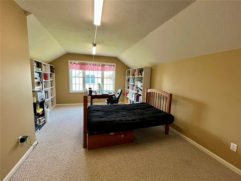 6872 Chestnut Hl — Photo 13