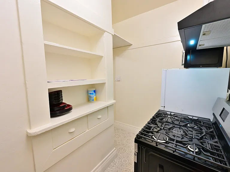 48 Navy St #16 — Photo 15