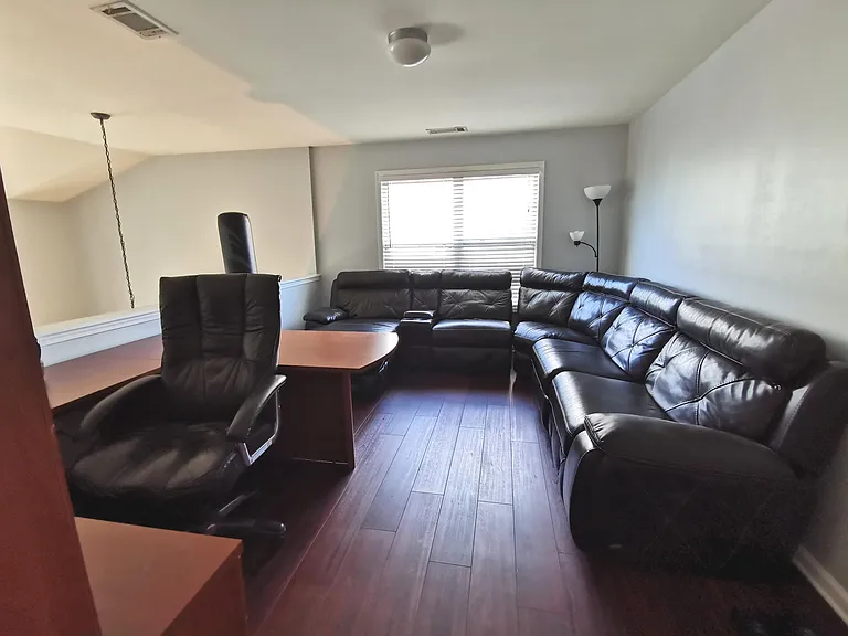 1913 Executive Dr — Photo 30