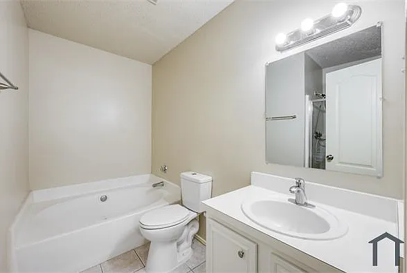 3 bed, 1666 sqft, $2,400 — Photo 2