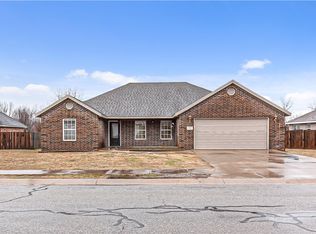 815 Todd Cir, Pea Ridge, AR 72751