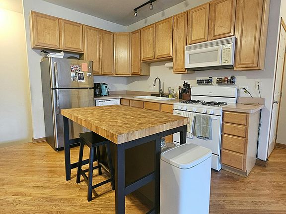 3rd image of 1448 W Chicago Ave APT 3W
